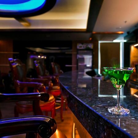 Windsor Rajadhani Hotel Тривандрум Экстерьер фото