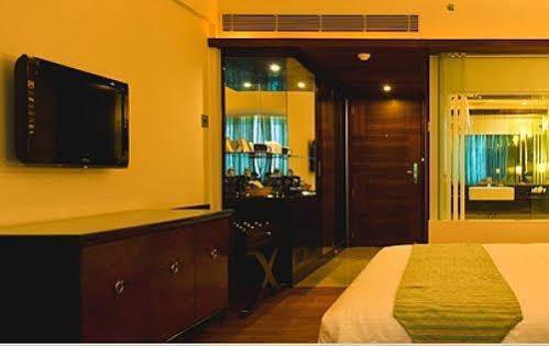 Windsor Rajadhani Hotel Тривандрум Экстерьер фото