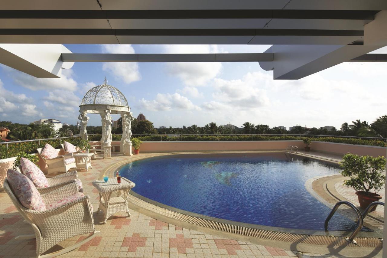 Windsor Rajadhani Hotel Тривандрум Экстерьер фото