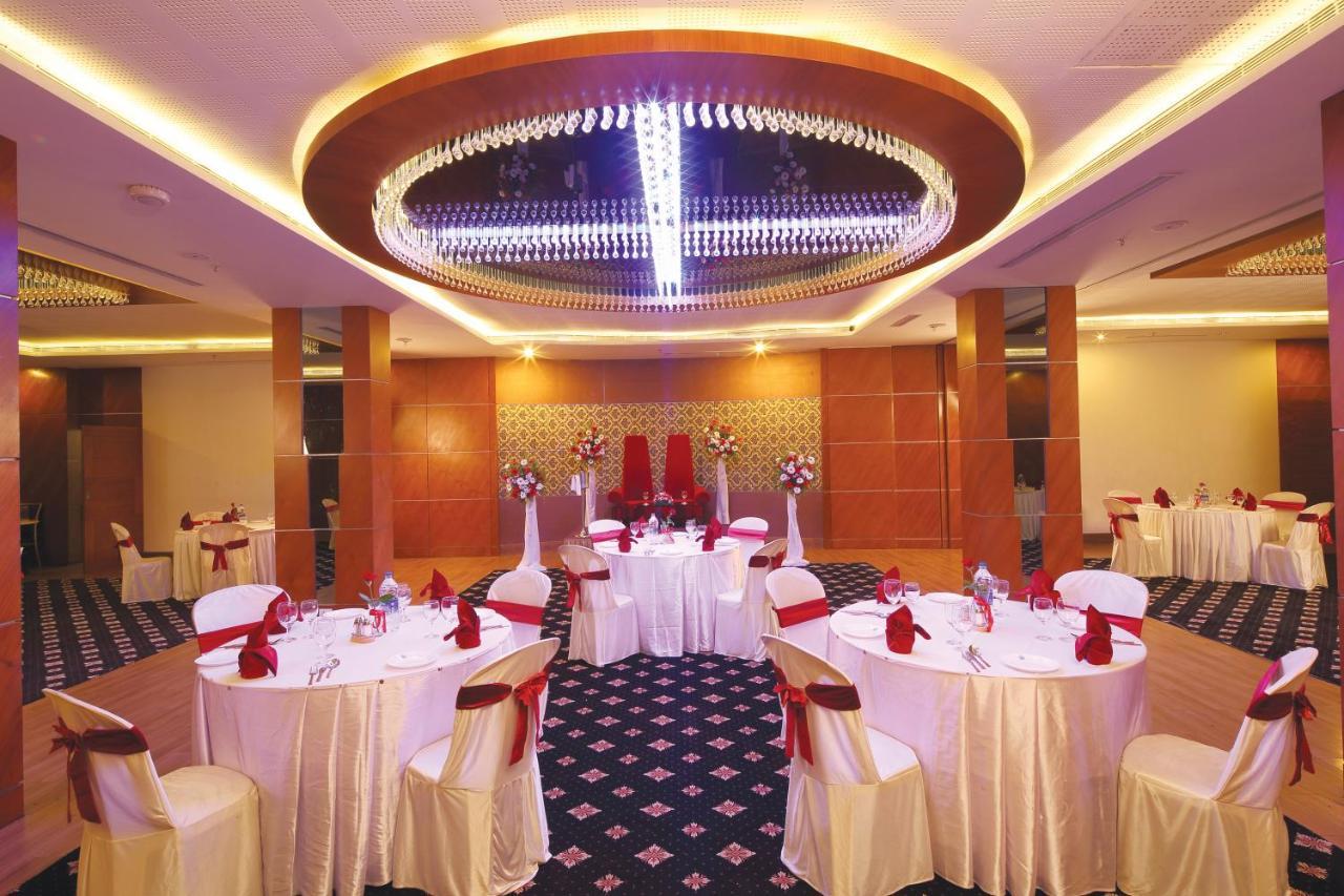 Windsor Rajadhani Hotel Тривандрум Экстерьер фото