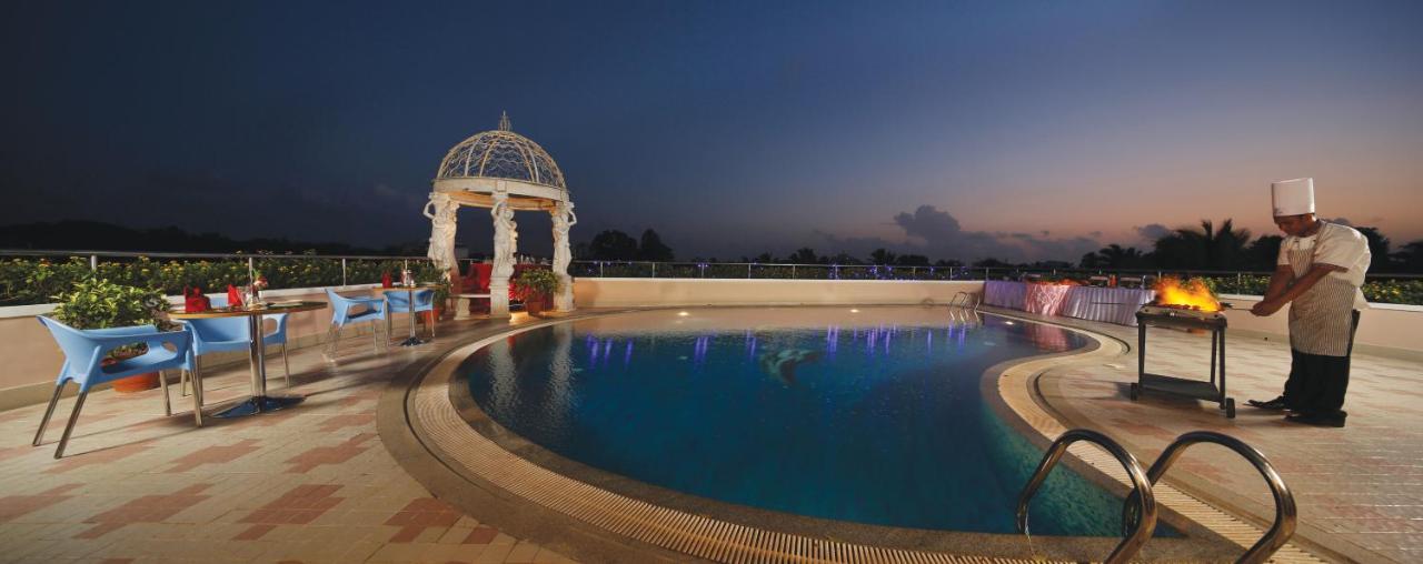 Windsor Rajadhani Hotel Тривандрум Экстерьер фото
