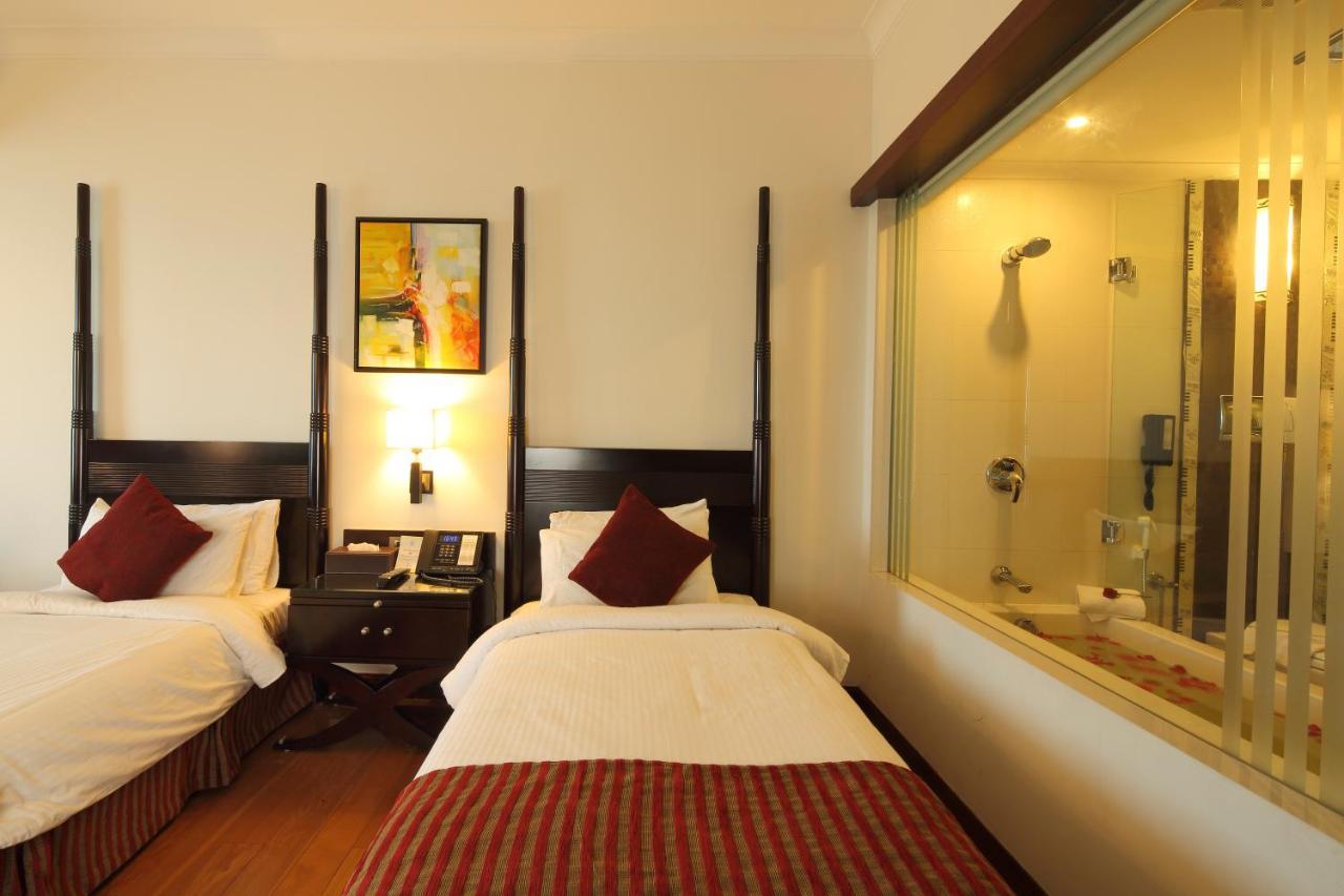 Windsor Rajadhani Hotel Тривандрум Экстерьер фото